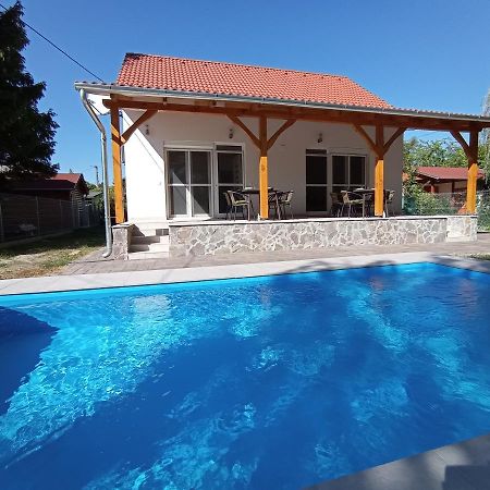 Relax Apartment Fonyód Exterior foto